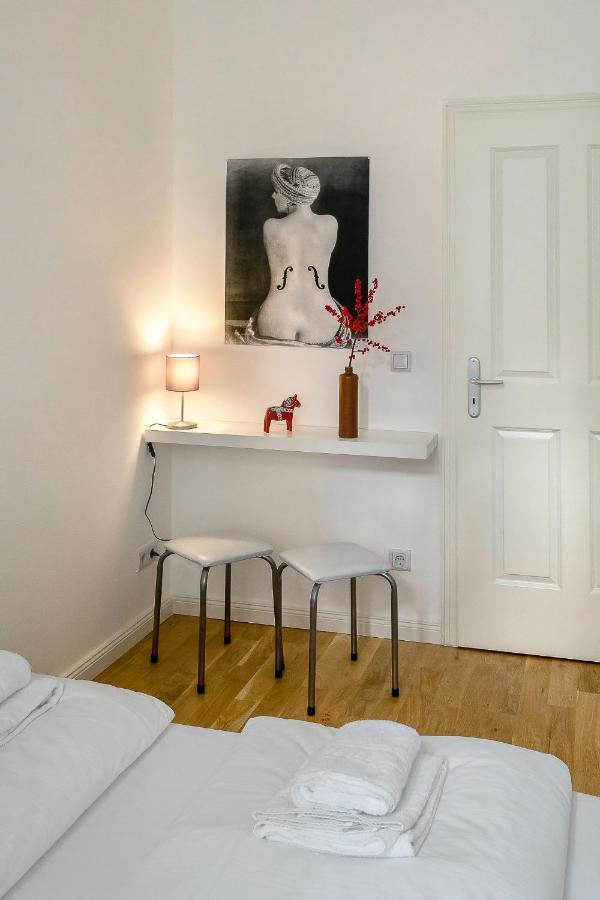 Newton-Appartement Mit 3 Schlafzimmern Berlin Extérieur photo