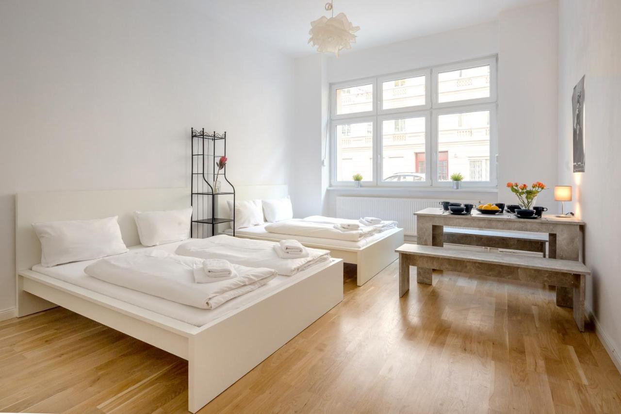 Newton-Appartement Mit 3 Schlafzimmern Berlin Extérieur photo