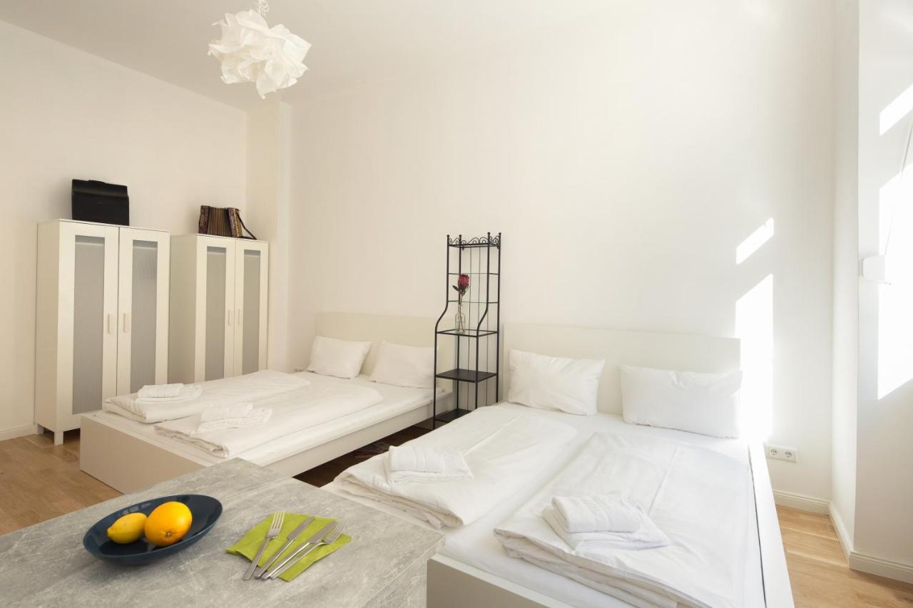 Newton-Appartement Mit 3 Schlafzimmern Berlin Extérieur photo