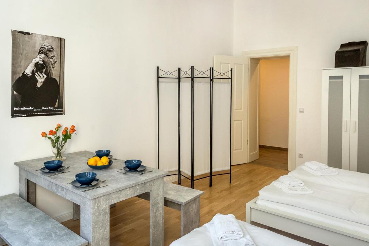 Newton-Appartement Mit 3 Schlafzimmern Berlin Extérieur photo